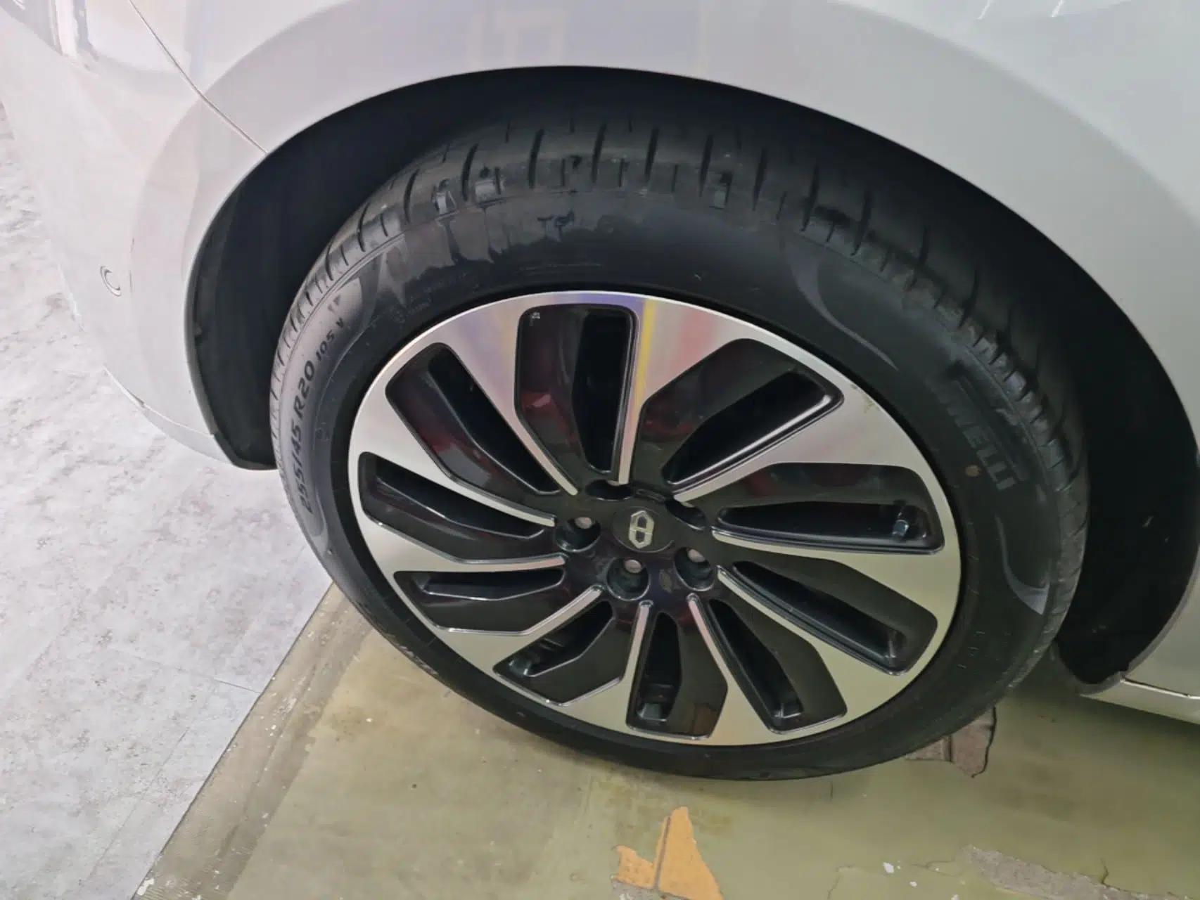 Hima AITO M5 2022 Range-Extended Rear-Drive Standard Version — миниатюра 10