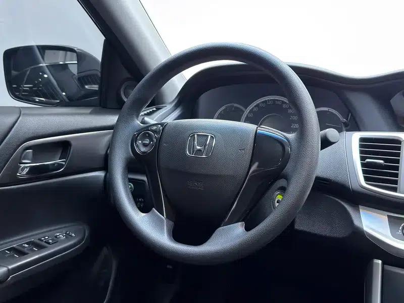 2015 Honda Accord 2.0L LX Comfort Edition — миниатюра 16