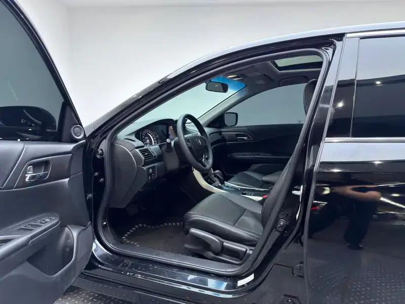 2015 Honda Accord 2.0L LX Comfort Edition — миниатюра 17