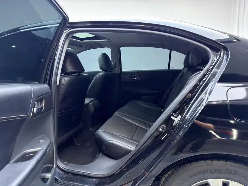 2015 Honda Accord 2.0L LX Comfort Edition — миниатюра 18