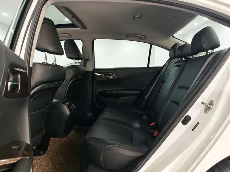 2014 Honda Accord 2.4L EXN Luxury Navigation Edition — миниатюра 15