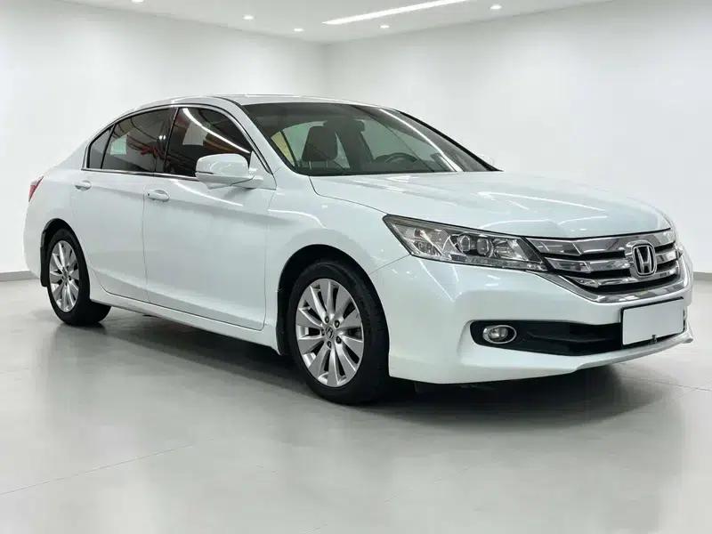 2014 Honda Accord 2.4L EXN Luxury Navigation Edition — миниатюра 3
