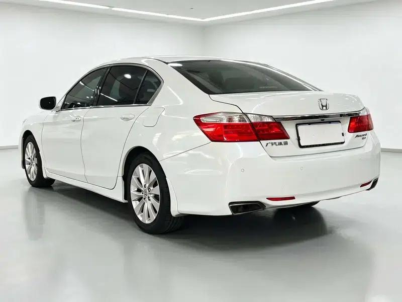 2014 Honda Accord 2.4L EXN Luxury Navigation Edition — миниатюра 5