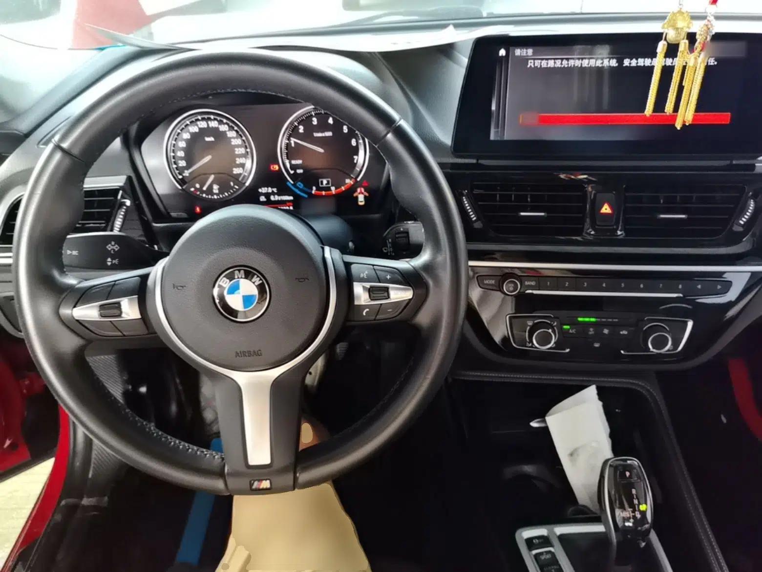 BMW 1 Series 2022 120i M Sport Night Edition — миниатюра 12