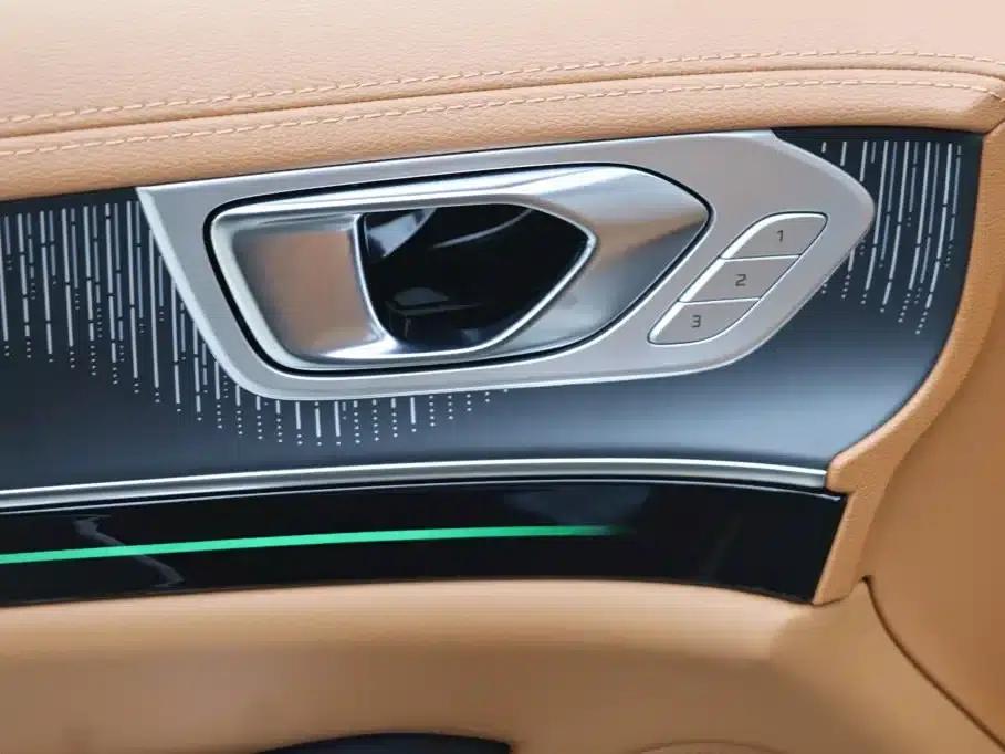 Hongqi H9 2025 Facelift 2.0T 2WD Flagship Luxury Business Edition 5-Seater — миниатюра 11