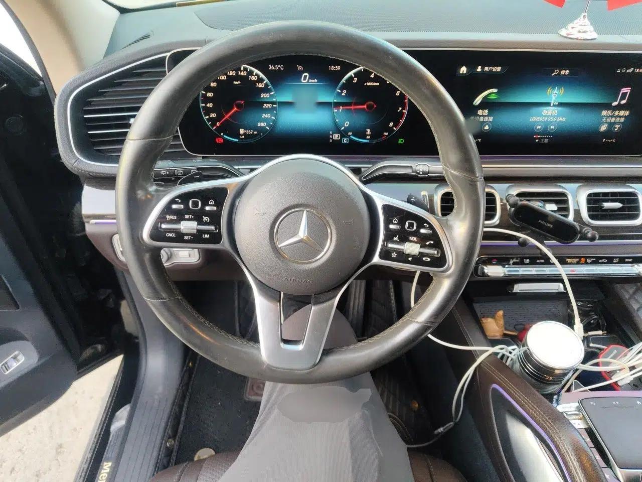 Mercedes-Benz GLE 2020 GLE 350 4MATIC Fashion Model — миниатюра 10