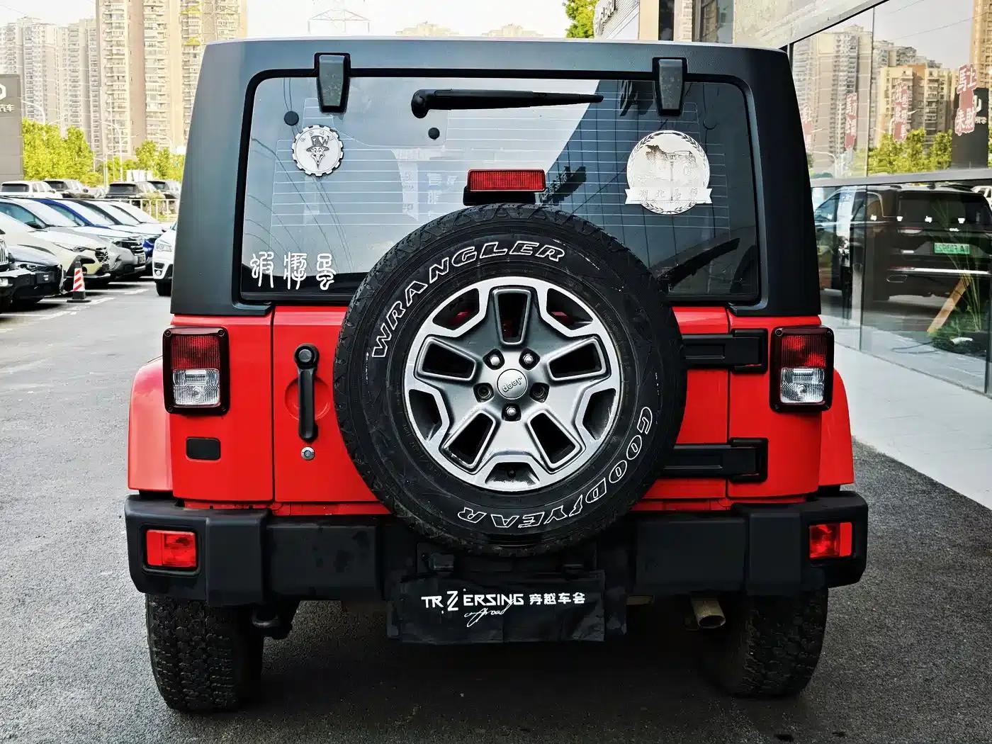 2017 Jeep Wrangler 3.0L Sahara Four-Door Comfort Edition — миниатюра 5