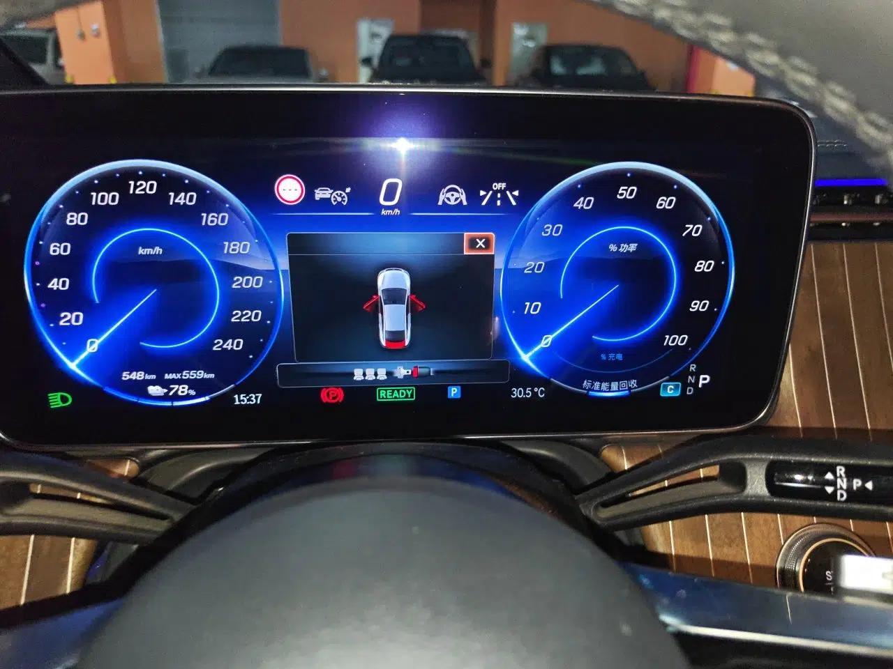 Mercedes-Benz EQE 2022 350 Luxury Edition — миниатюра 11
