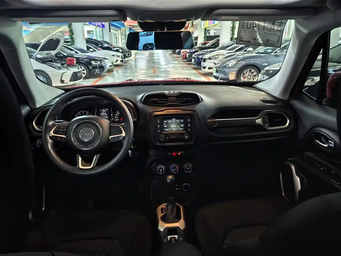 Jeep Renegade 2017 180T Automatic Performance Edition — миниатюра 5