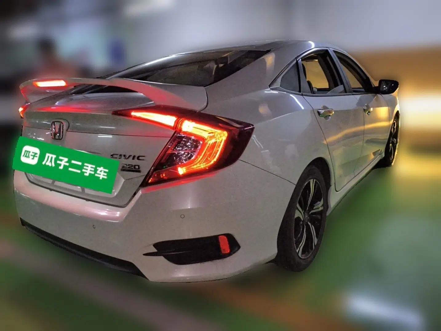Honda Civic 2021 HATCHBACK 220TURBO CVT Trendy Cool Edition — миниатюра 6