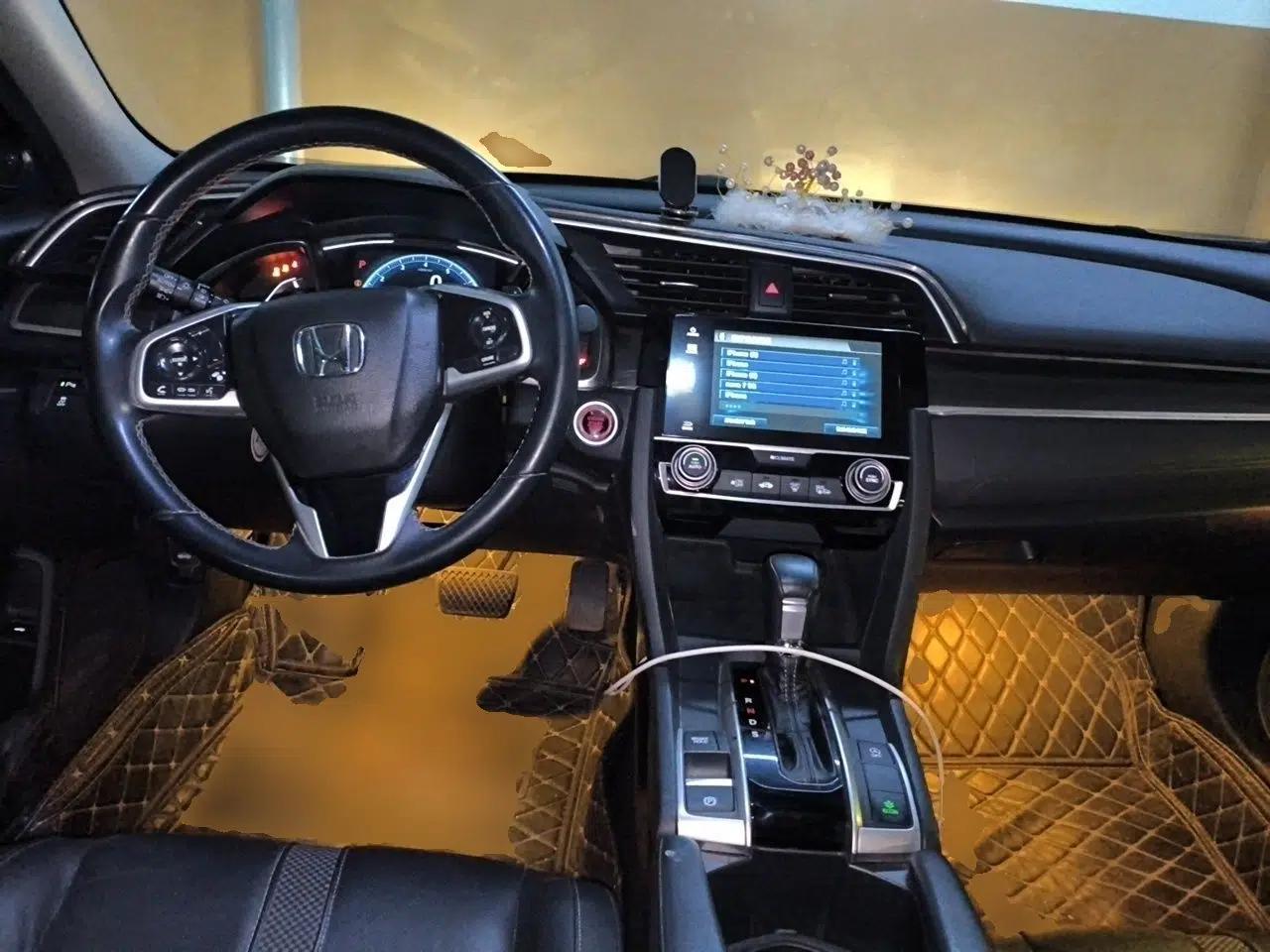 Honda Civic 2021 HATCHBACK 220TURBO CVT Trendy Cool Edition — миниатюра 9