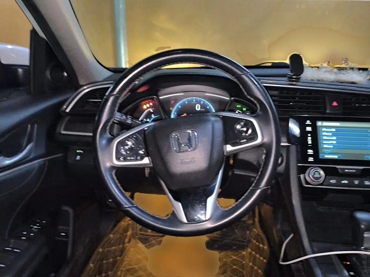 Honda Civic 2021 HATCHBACK 220TURBO CVT Trendy Cool Edition — миниатюра 10