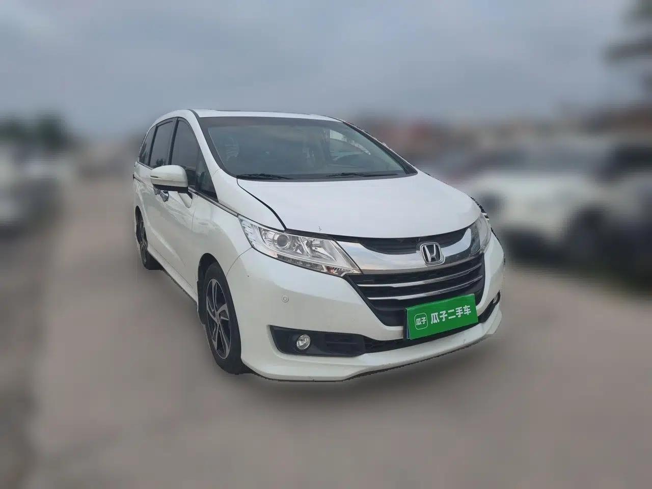 Honda Odyssey 2017 2.4L Luxury Edition — миниатюра 3