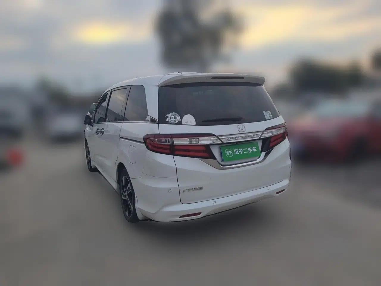 Honda Odyssey 2017 2.4L Luxury Edition — миниатюра 4