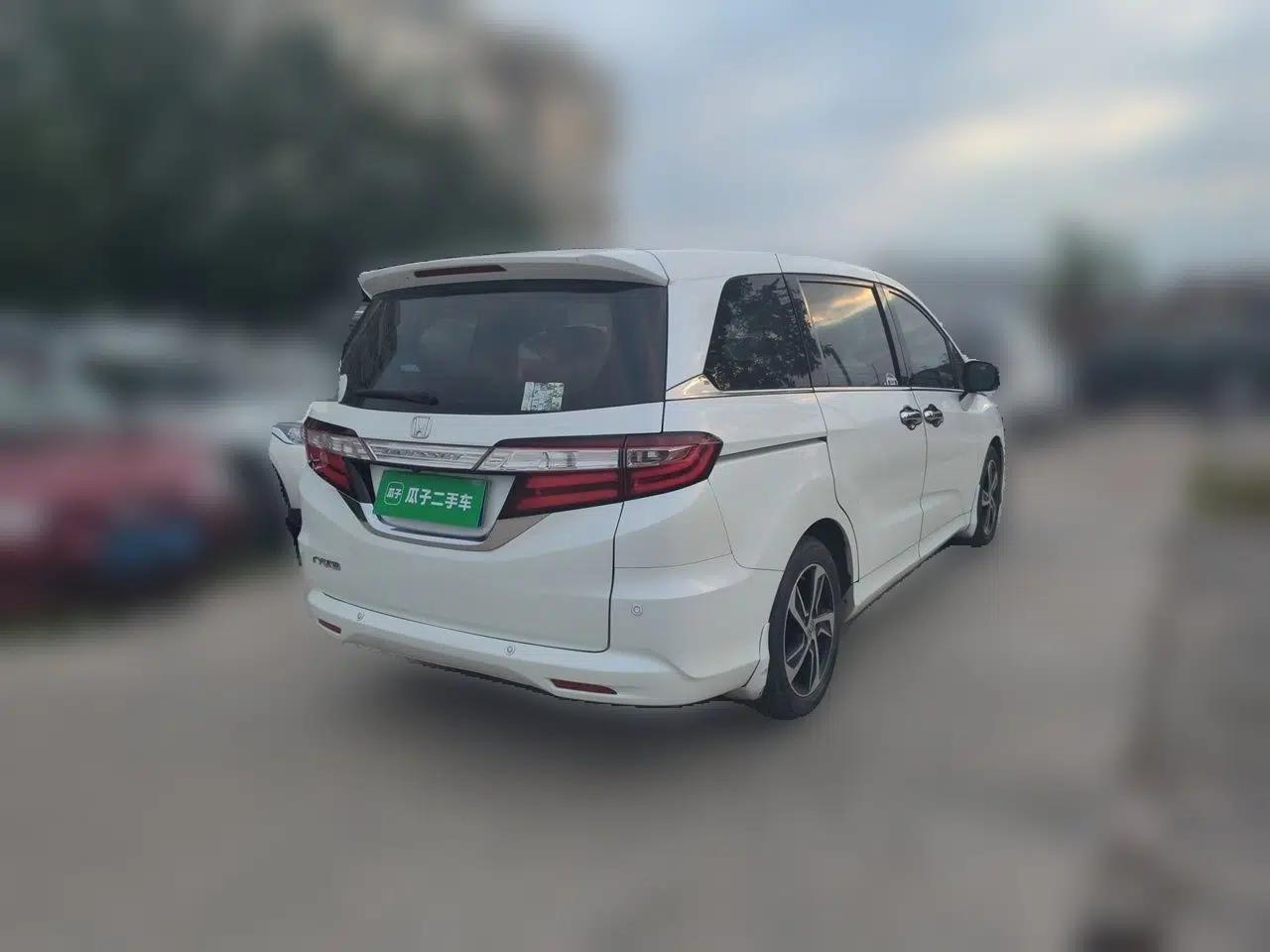 Honda Odyssey 2017 2.4L Luxury Edition — миниатюра 6