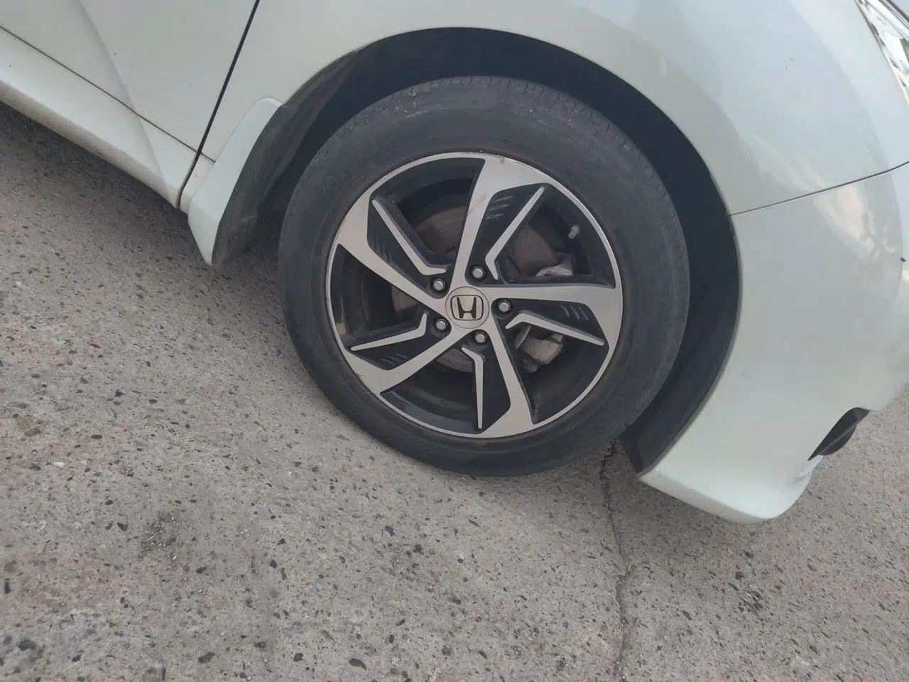 Honda Odyssey 2017 2.4L Luxury Edition — миниатюра 8