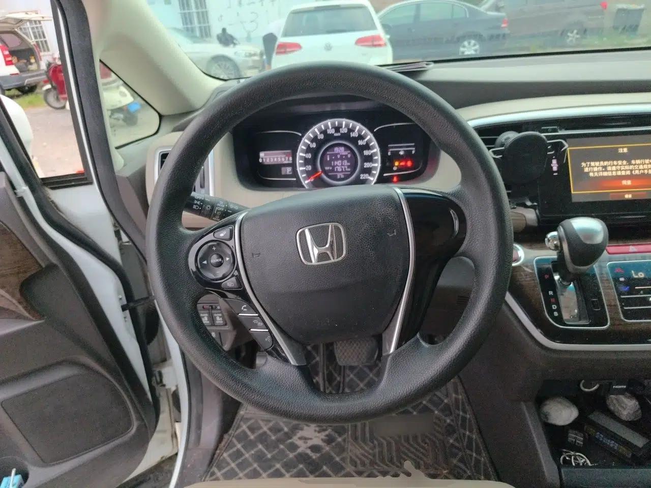 Honda Odyssey 2017 2.4L Luxury Edition — миниатюра 10