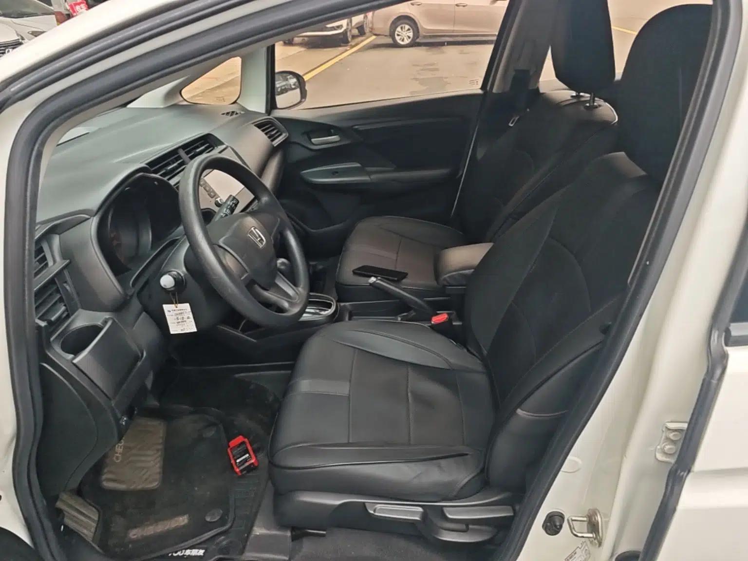 Honda Fit 2018 1.5L CVT Comfort Version — миниатюра 17