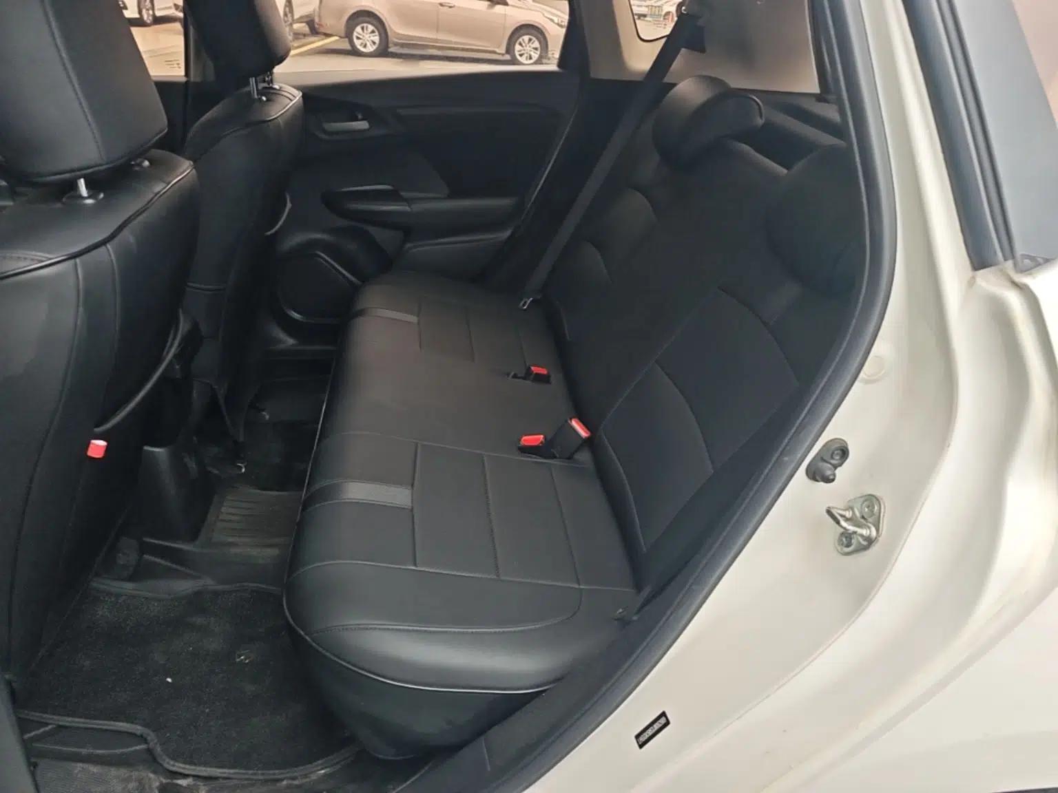 Honda Fit 2018 1.5L CVT Comfort Version — миниатюра 20