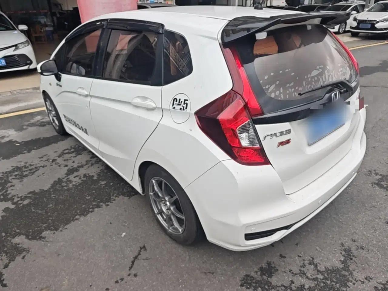 Honda Fit 2018 1.5L CVT Comfort Version — миниатюра 4