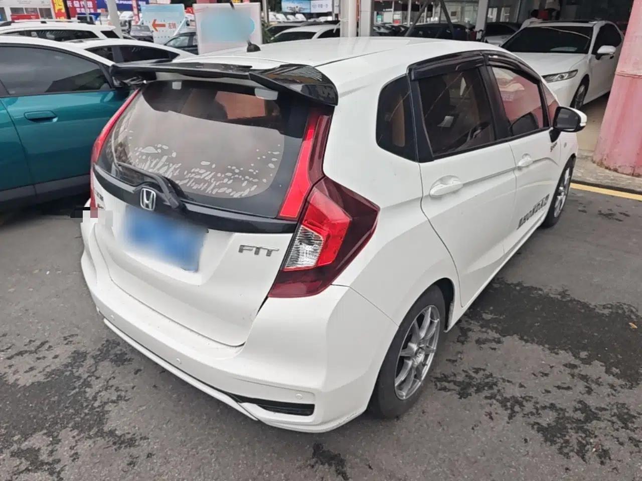 Honda Fit 2018 1.5L CVT Comfort Version — миниатюра 6