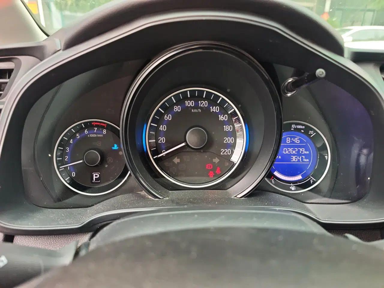 Honda Fit 2016 1.5L LXS CVT Comfort Sunroof Version — миниатюра 8