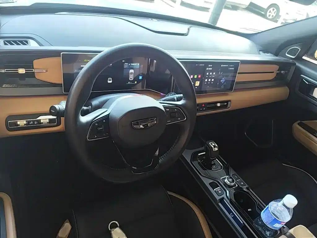 Geely ICON 2023 1.5TD Chocolate Edition — миниатюра 10