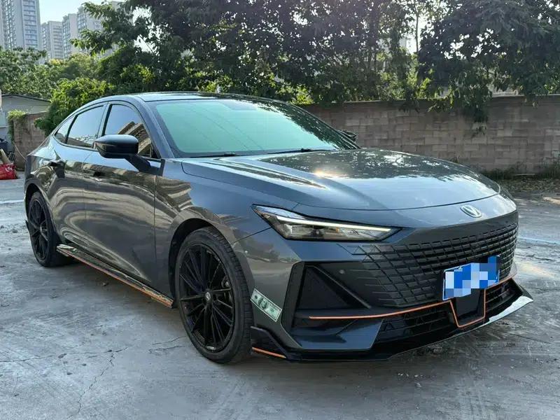Changan UNI-V 2022 1.5T Sport Edition — миниатюра 3