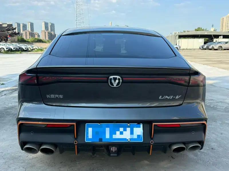 Changan UNI-V 2022 1.5T Sport Edition — миниатюра 5