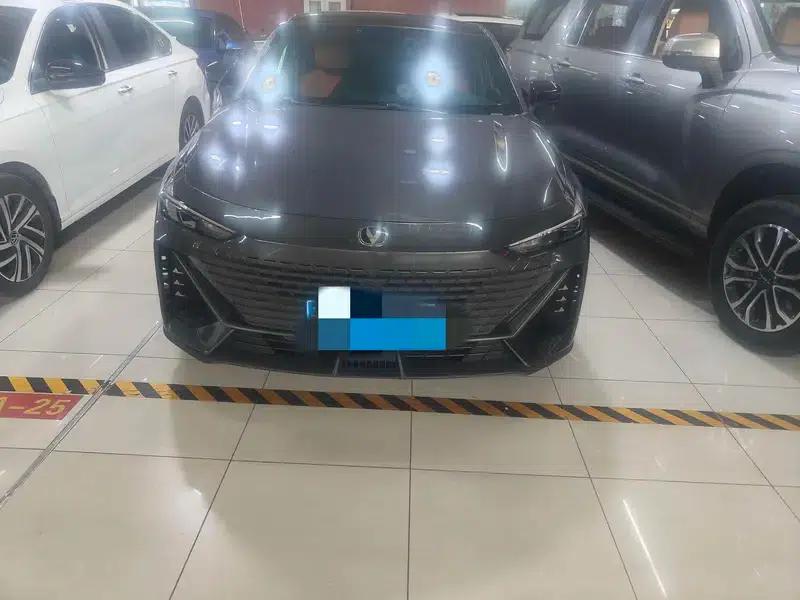 Changan UNI-V 2023 1.5T Premium Edition — миниатюра 2