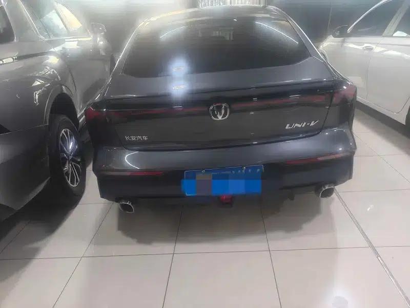 Changan UNI-V 2023 1.5T Premium Edition — миниатюра 5