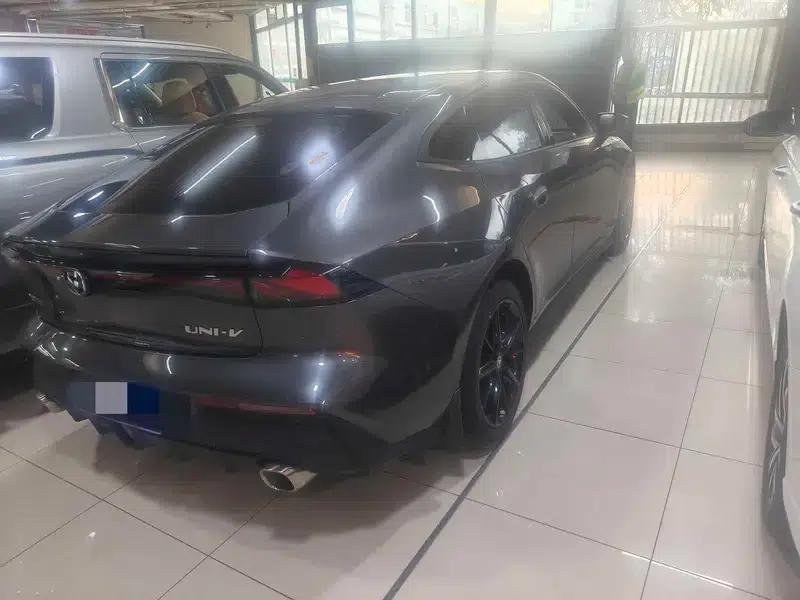 Changan UNI-V 2023 1.5T Premium Edition — миниатюра 6