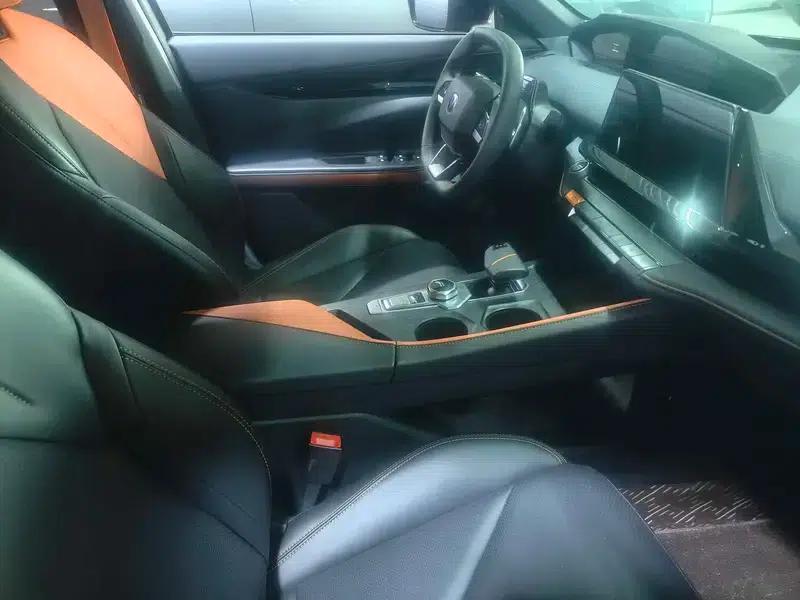 Changan UNI-V 2023 1.5T Premium Edition — миниатюра 7