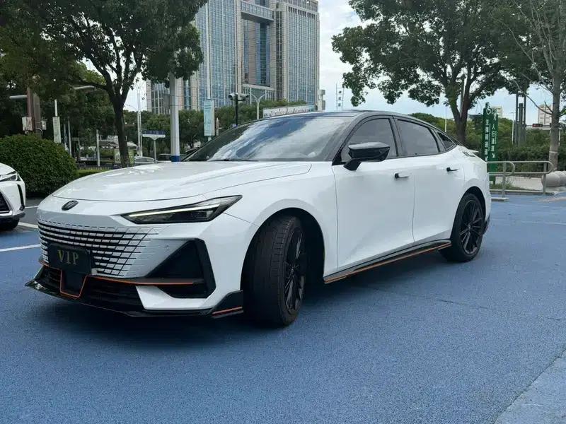 Changan UNI-V 2023 1.5T Sport Edition — миниатюра 1