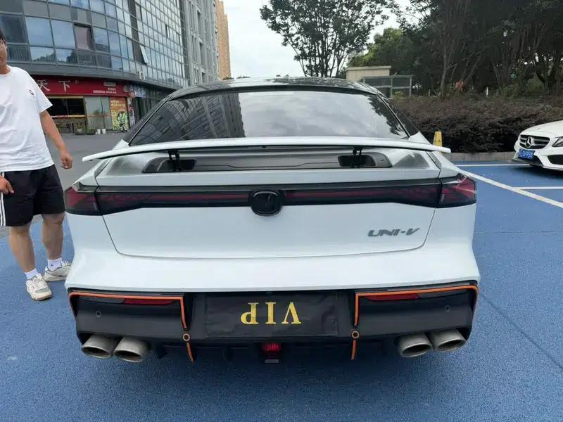 Changan UNI-V 2023 1.5T Sport Edition — миниатюра 10