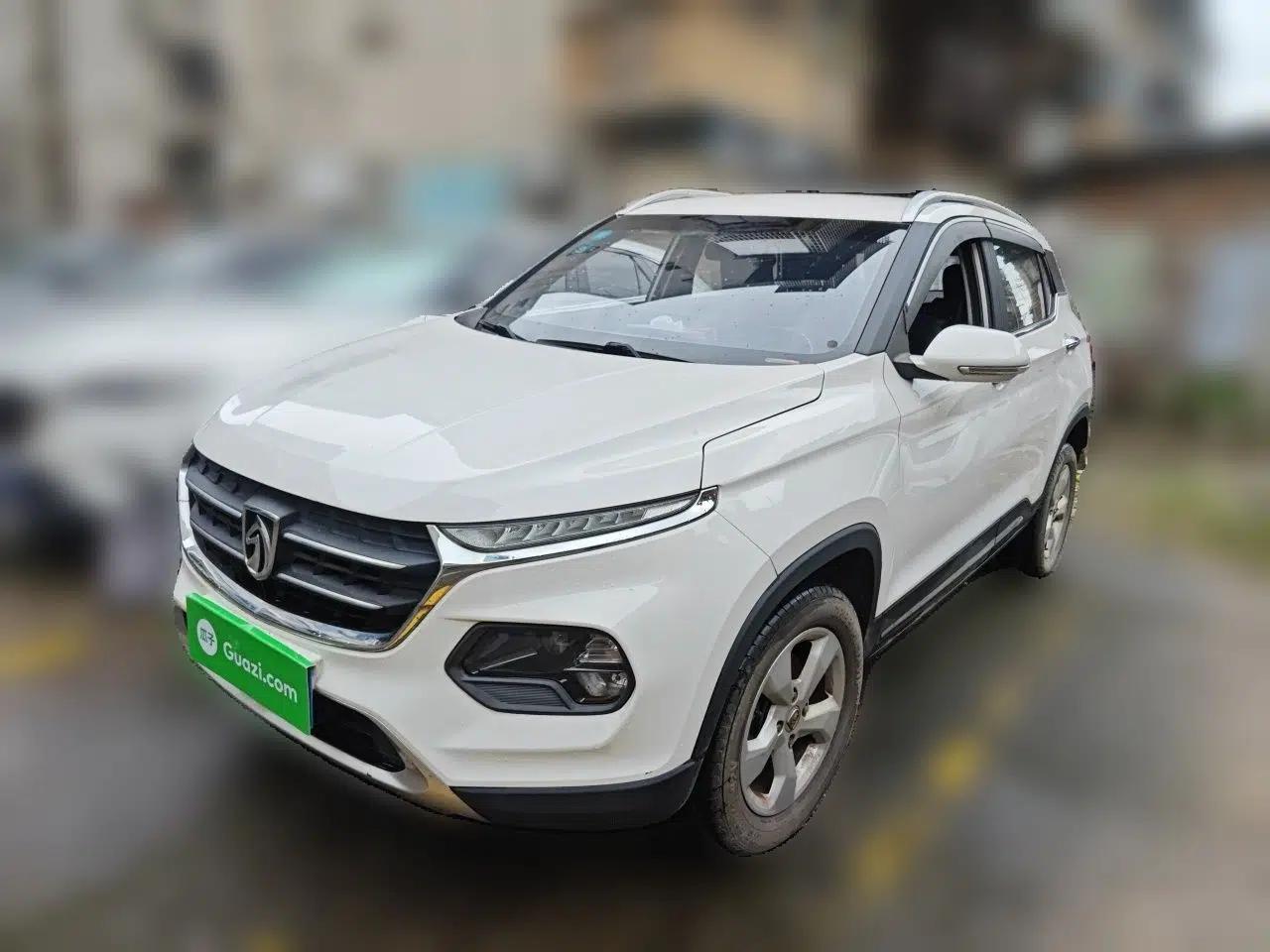 Baojun 510 2017 1.5L Manual Fashion Model — миниатюра 1