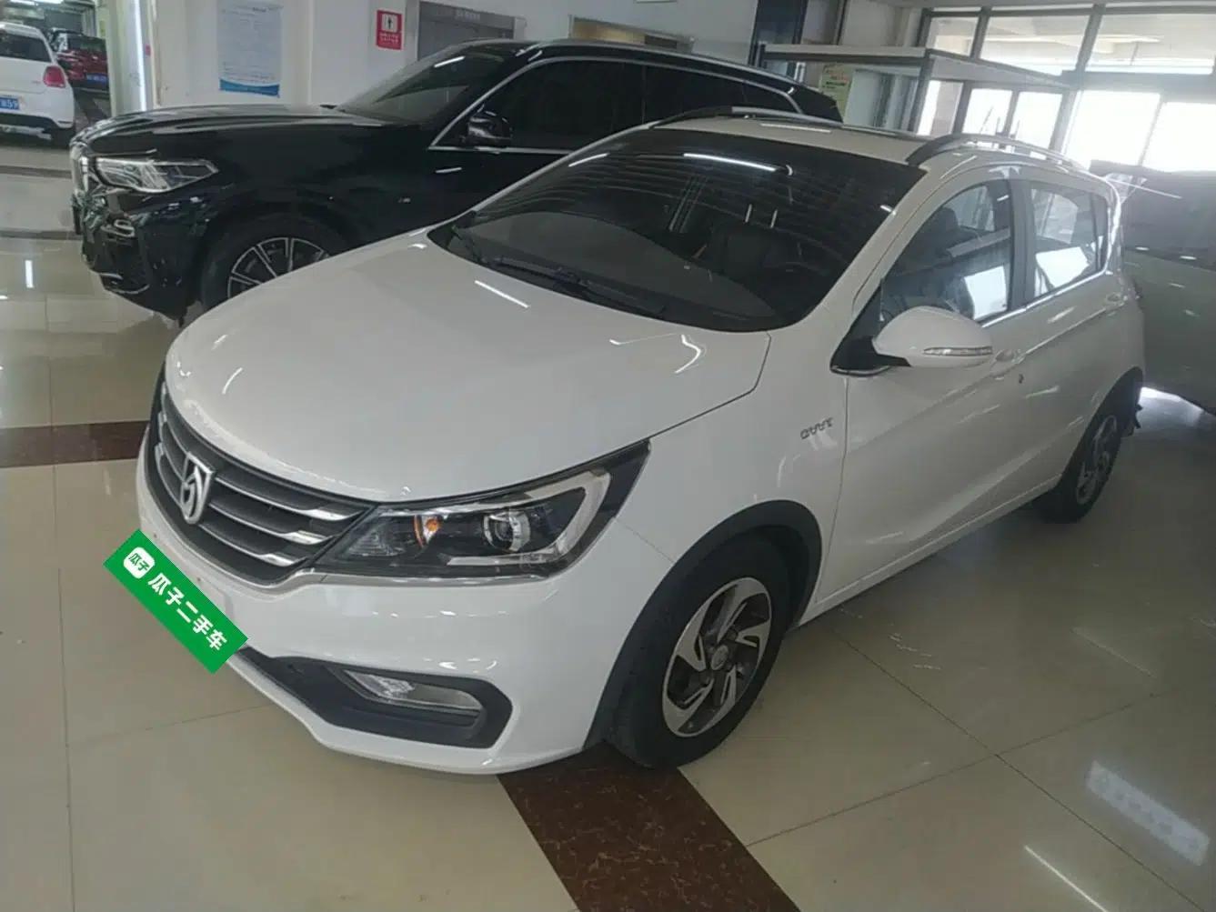 Baojun 310 2017 1.5L Automatic Luxury Model — миниатюра 1