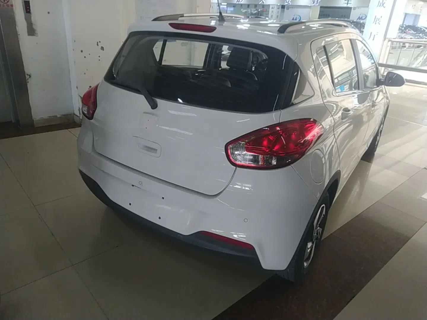 Baojun 310 2017 1.5L Automatic Luxury Model — миниатюра 6
