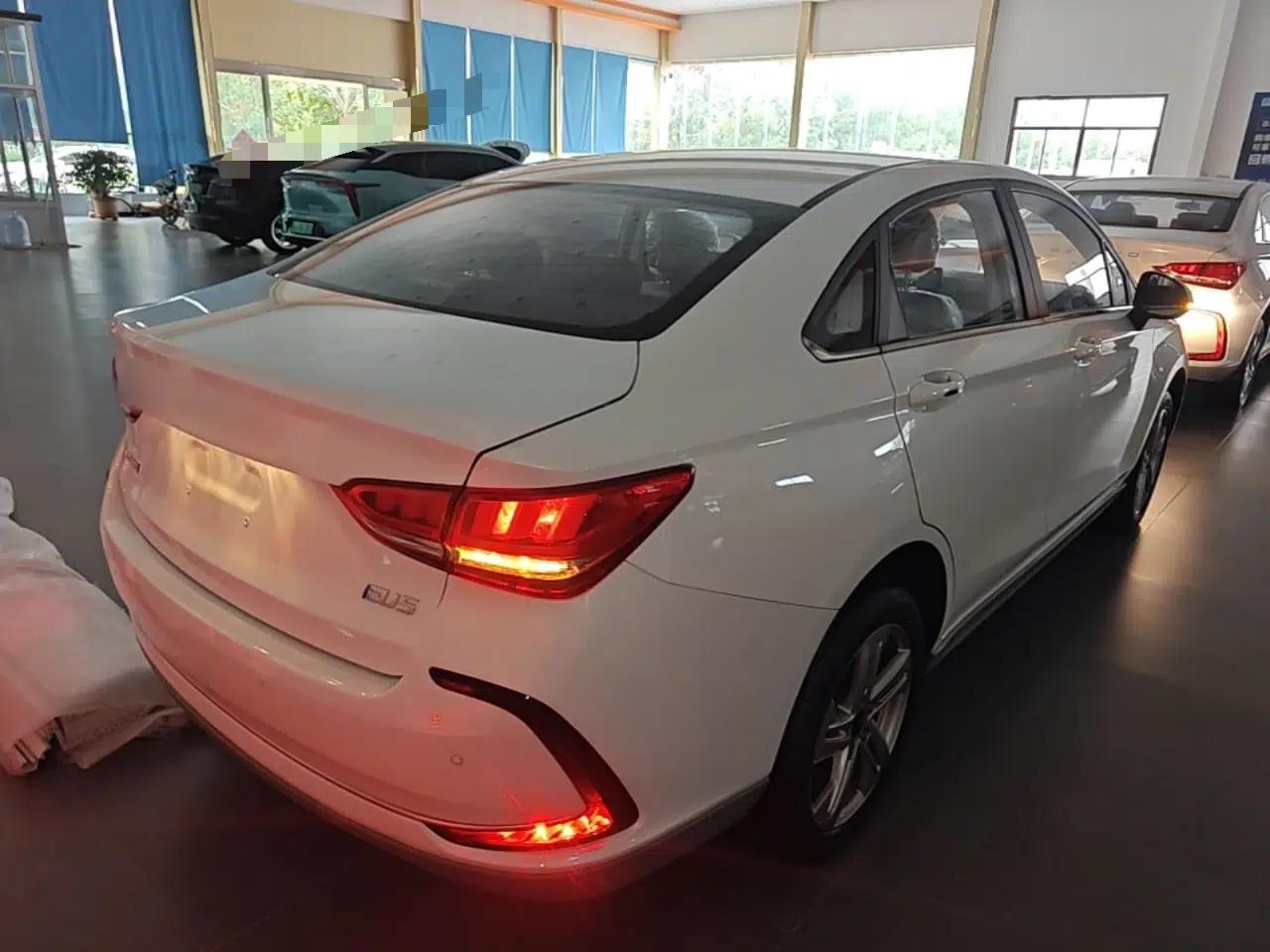 BAIC Beijing EU5 2025 Hongtu Standard Edition — миниатюра 6