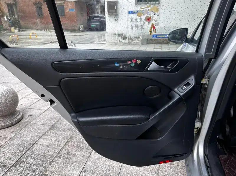 2011 Golf 1.4TSI Automatic Comfort — миниатюра 17