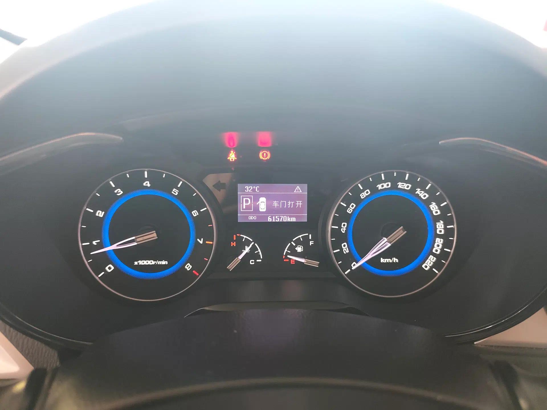 CHANGAN Alsvin V7 2015 1.6L Automatic Joyful Model China IV Standard — миниатюра 14