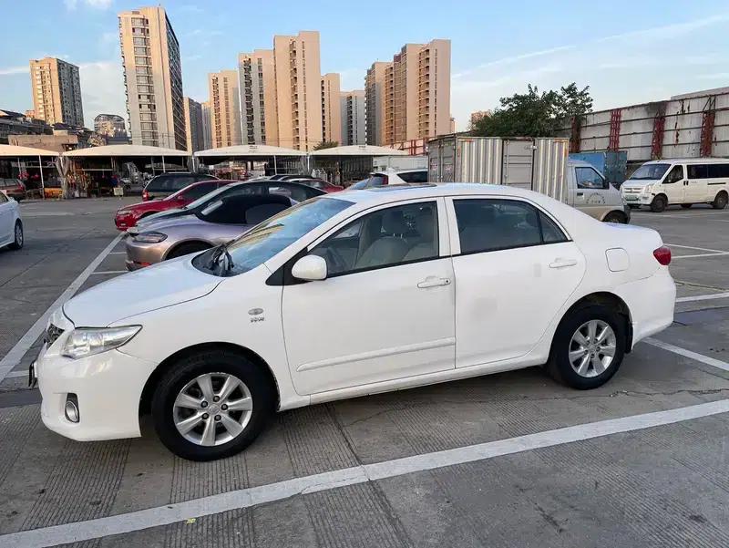 2011 Toyota Corolla 1.6L Automatic GL Sunroof Edition — миниатюра 4