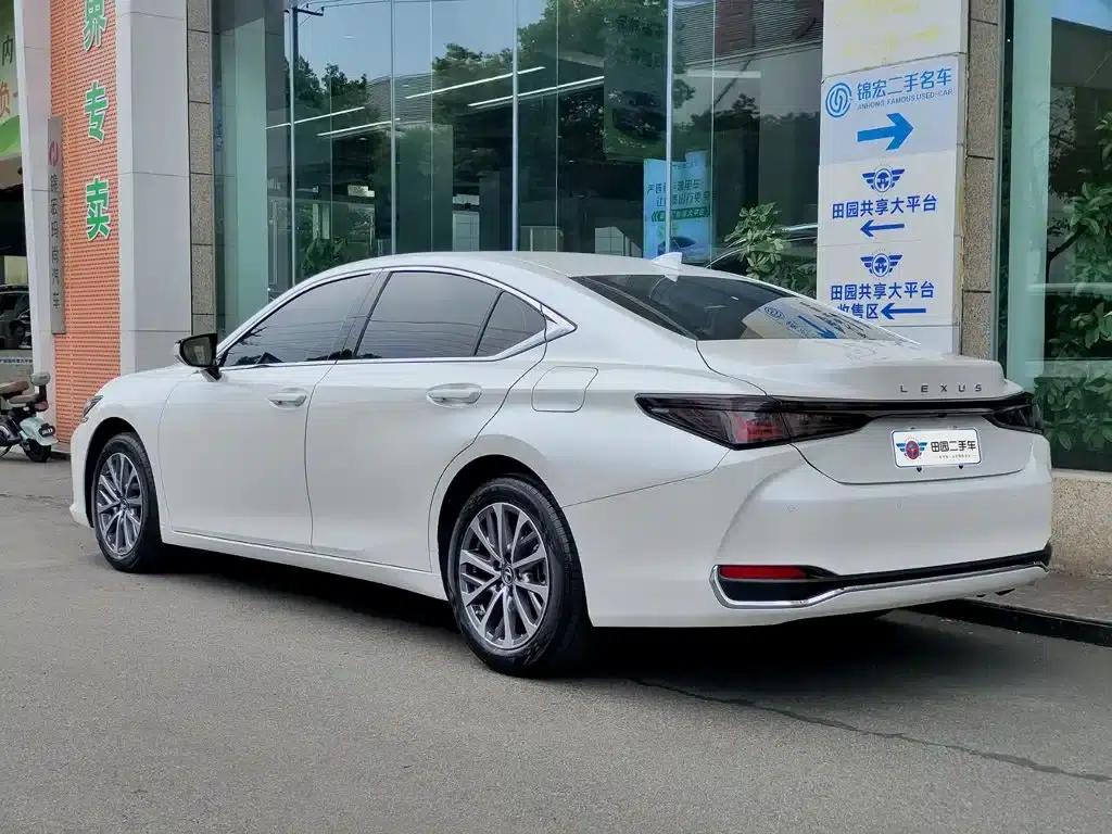 Lexus ES 2024 200 Premium Edition — миниатюра 4