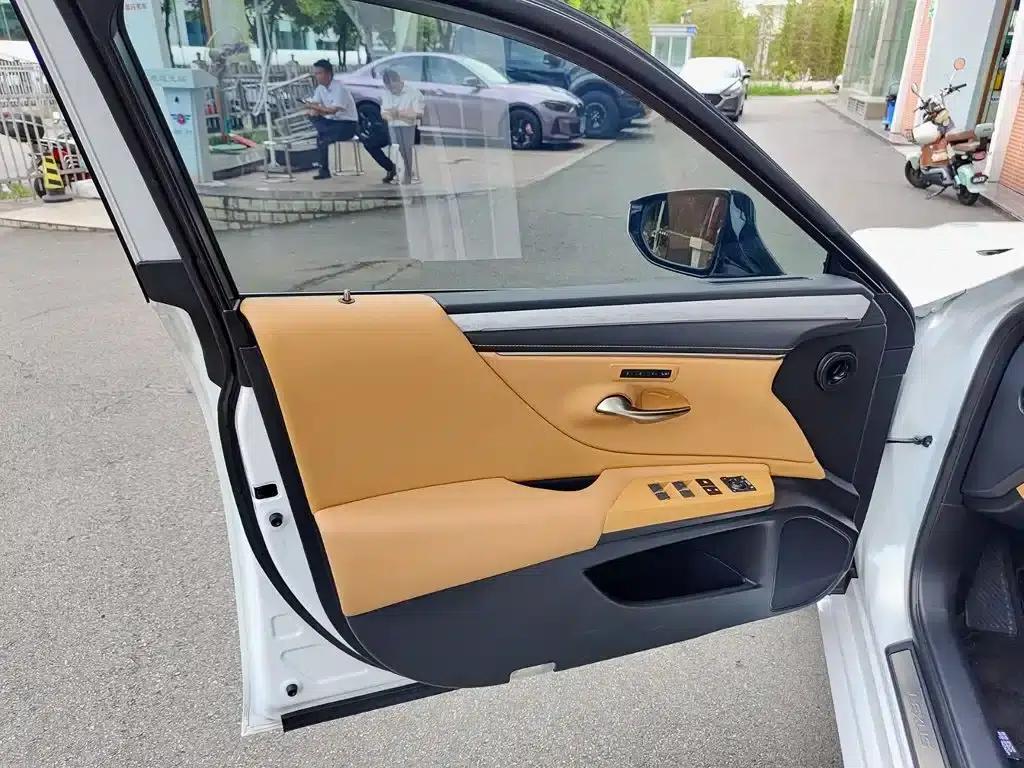 Lexus ES 2024 200 Premium Edition — миниатюра 6