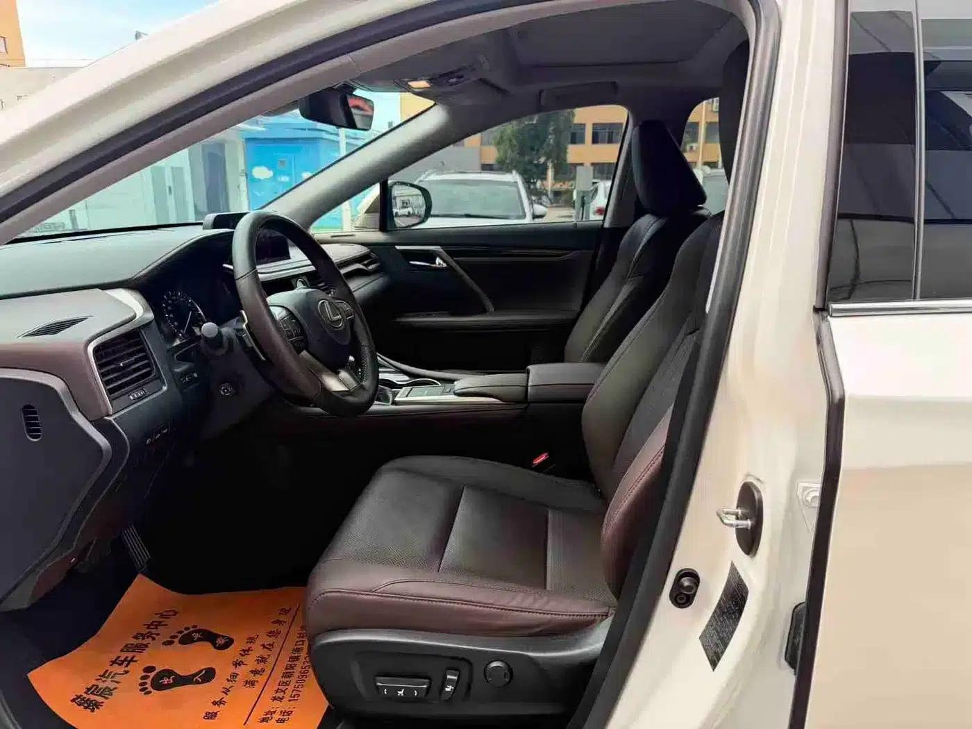Lexus RX 2020 Facelift 300 2WD Comfort Edition — миниатюра 4