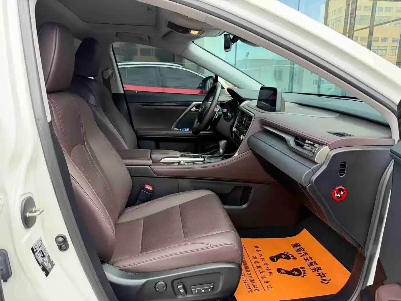 Lexus RX 2020 Facelift 300 2WD Comfort Edition — миниатюра 6