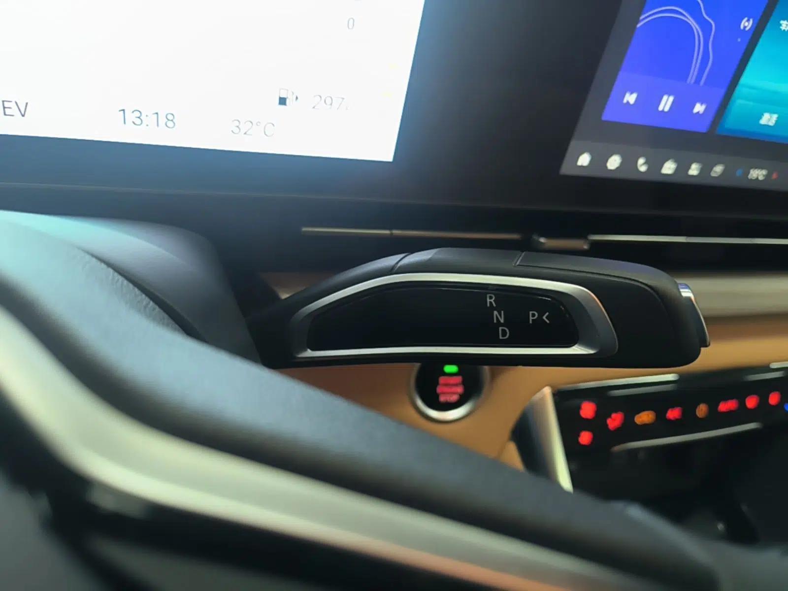 SAIC MAXUS G50 PHEV 2025 Leading Edition — миниатюра 21