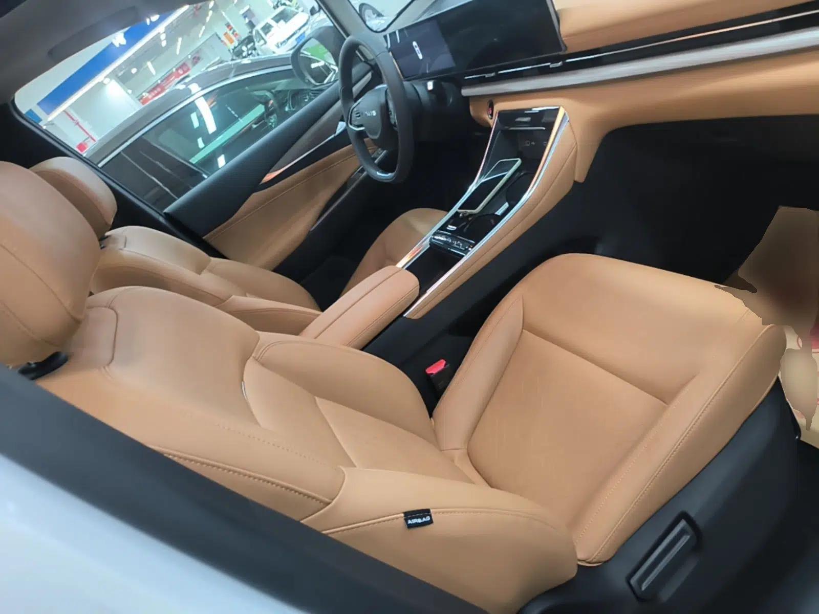 SAIC MAXUS G50 PHEV 2025 Leading Edition — миниатюра 24