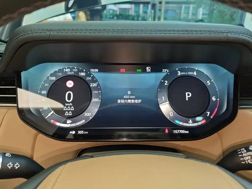 Range Rover 2023 3.0 L6 400PS Grand 7-Seat Extended Edition — миниатюра 4