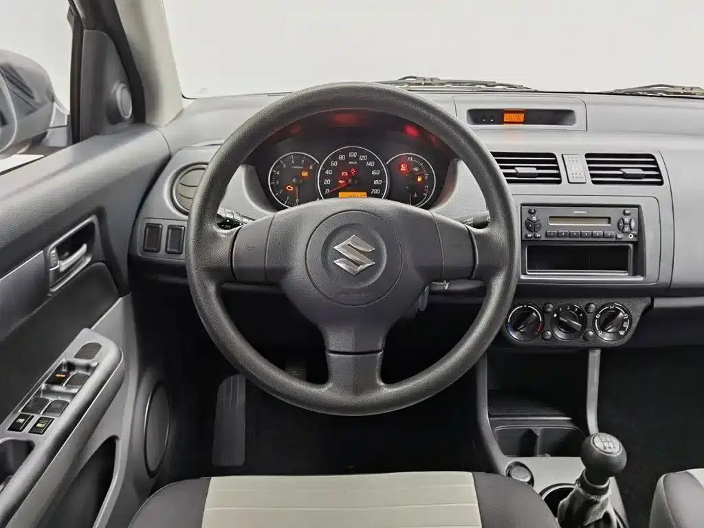 2014 Swift 1.3L Manual Standard Edition — миниатюра 11
